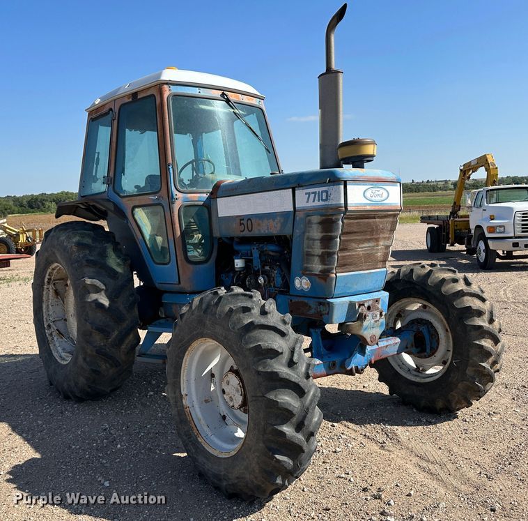 image for item NE9076 1984 Ford 7710  MFWD tractor
