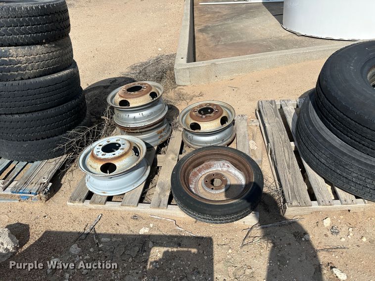 image for item NE9077 Tires and wheels