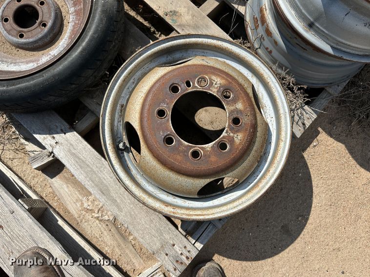 image for item NE9077 Tires and wheels