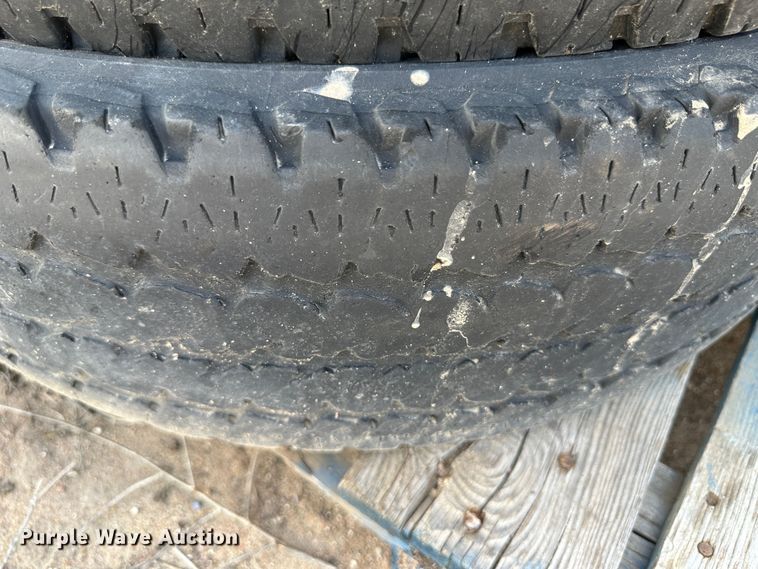 image for item NE9077 Tires and wheels