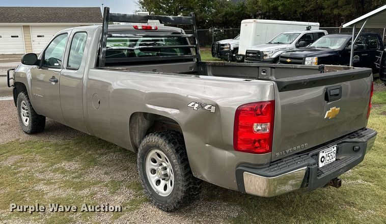 image for item NP9794 2013 Chevrolet Silverado 1500  Ext. Cab pickup truck
