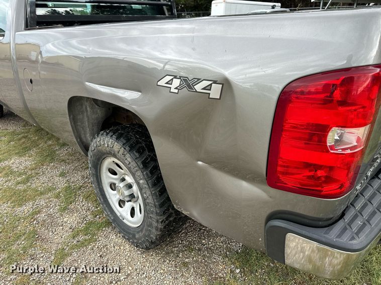 image for item NP9794 2013 Chevrolet Silverado 1500  Ext. Cab pickup truck