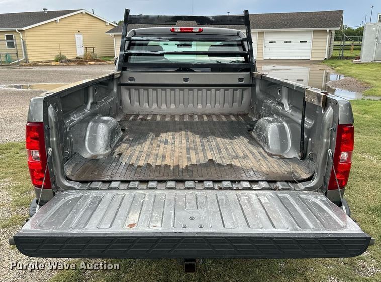 image for item NP9794 2013 Chevrolet Silverado 1500  Ext. Cab pickup truck