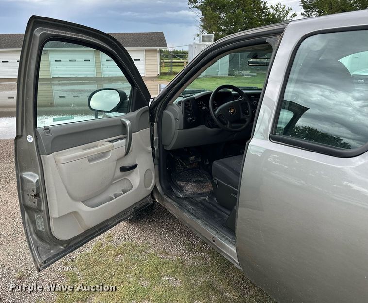 image for item NP9794 2013 Chevrolet Silverado 1500  Ext. Cab pickup truck