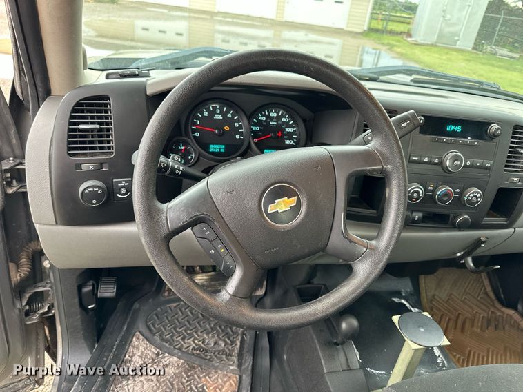 image for item NP9794 2013 Chevrolet Silverado 1500  Ext. Cab pickup truck