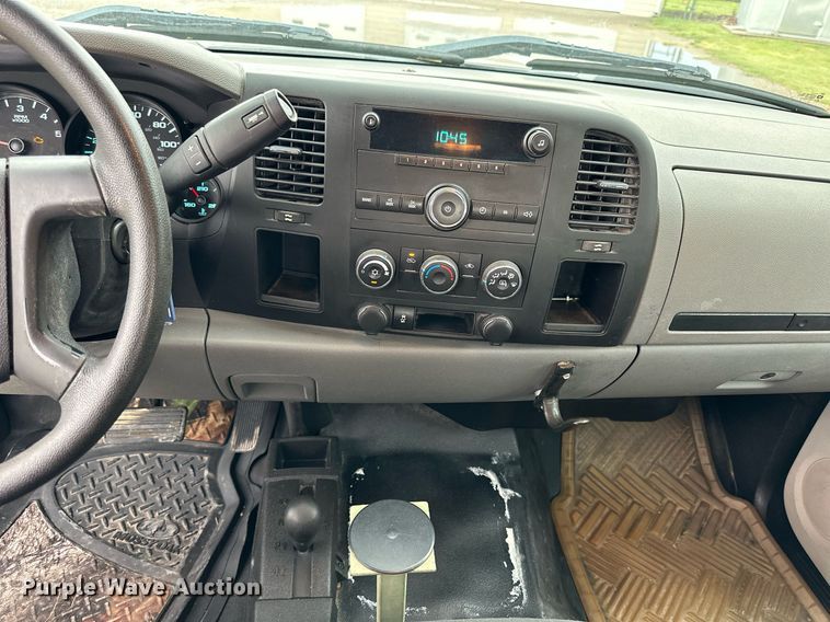 image for item NP9794 2013 Chevrolet Silverado 1500  Ext. Cab pickup truck