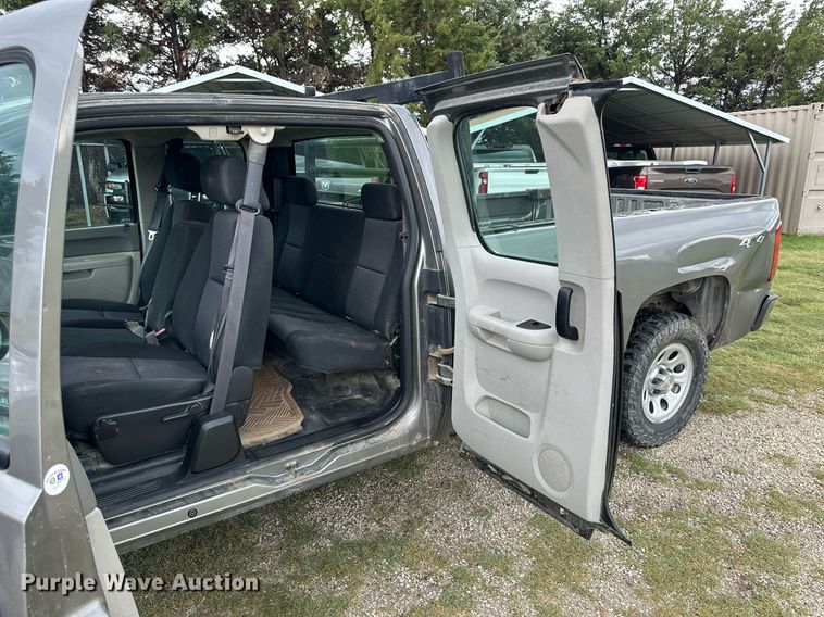 image for item NP9794 2013 Chevrolet Silverado 1500  Ext. Cab pickup truck