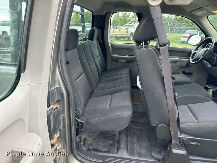 image for item NP9794 2013 Chevrolet Silverado 1500  Ext. Cab pickup truck