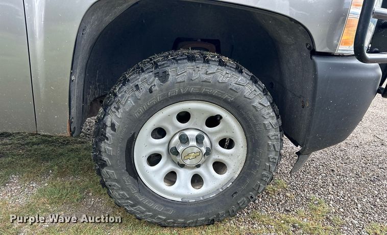 image for item NP9794 2013 Chevrolet Silverado 1500  Ext. Cab pickup truck