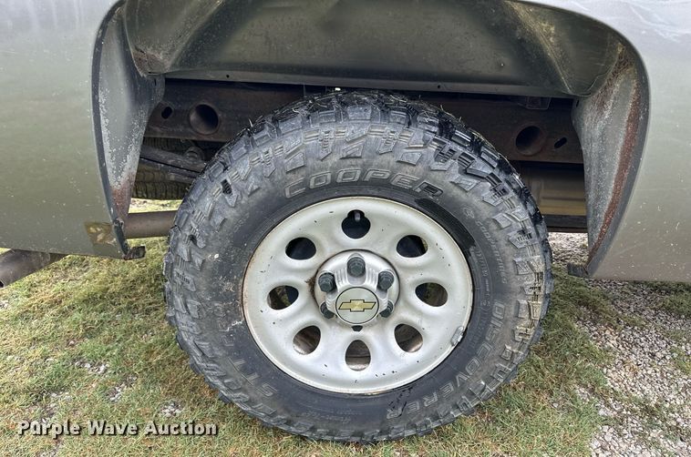 image for item NP9794 2013 Chevrolet Silverado 1500  Ext. Cab pickup truck