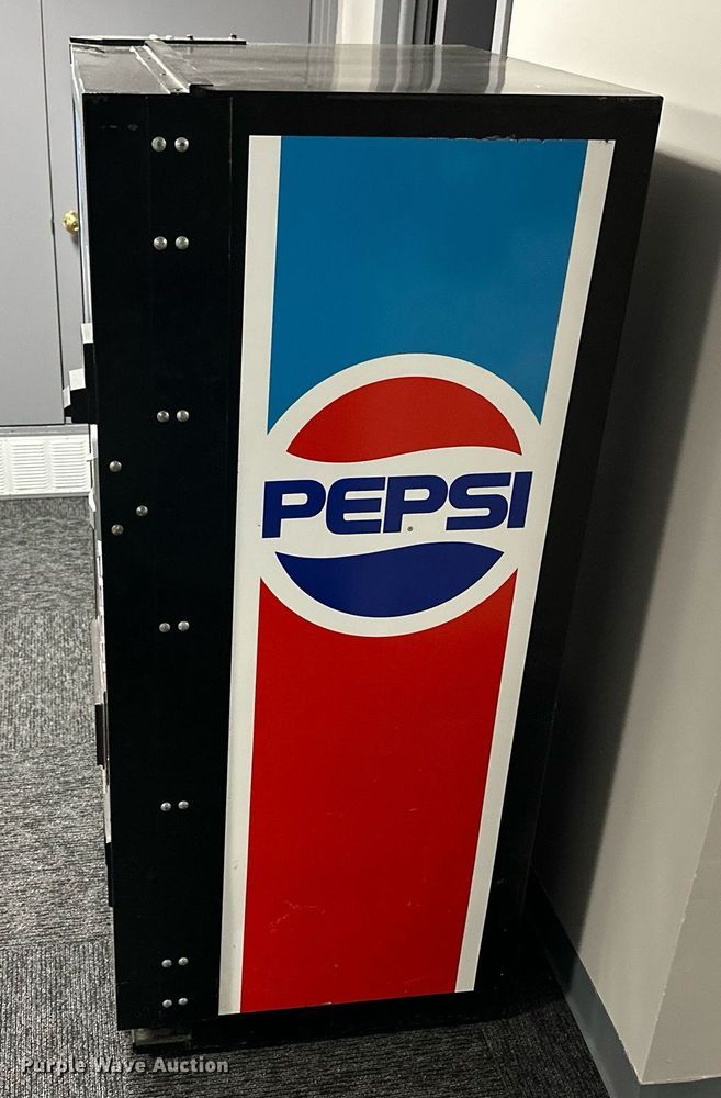 image for item NP9826 Vending machine