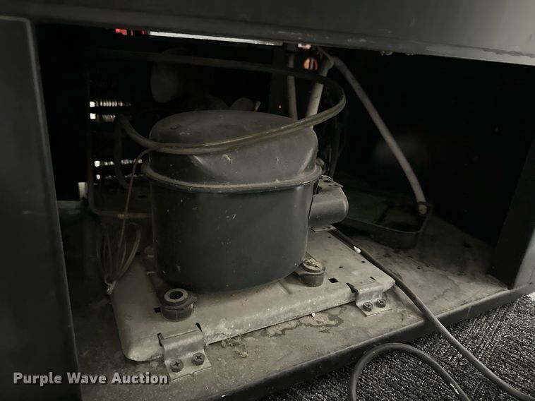 image for item NP9826 Vending machine