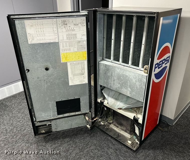 image for item NP9826 Vending machine