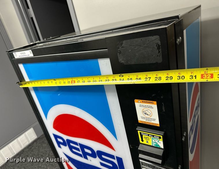 image for item NP9826 Vending machine