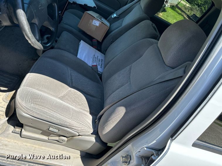 image for item NP9827 2006 Chevrolet Suburban  SUV