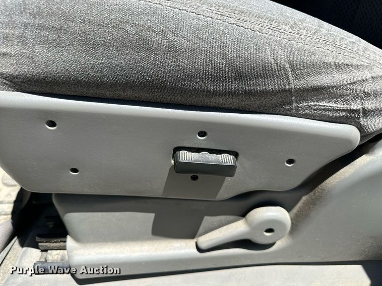 image for item NP9827 2006 Chevrolet Suburban  SUV