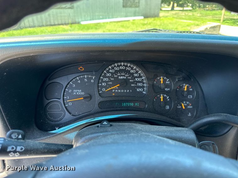 image for item NP9827 2006 Chevrolet Suburban  SUV