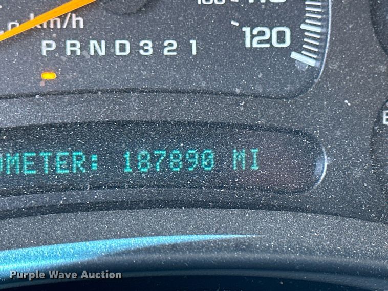 image for item NP9827 2006 Chevrolet Suburban  SUV