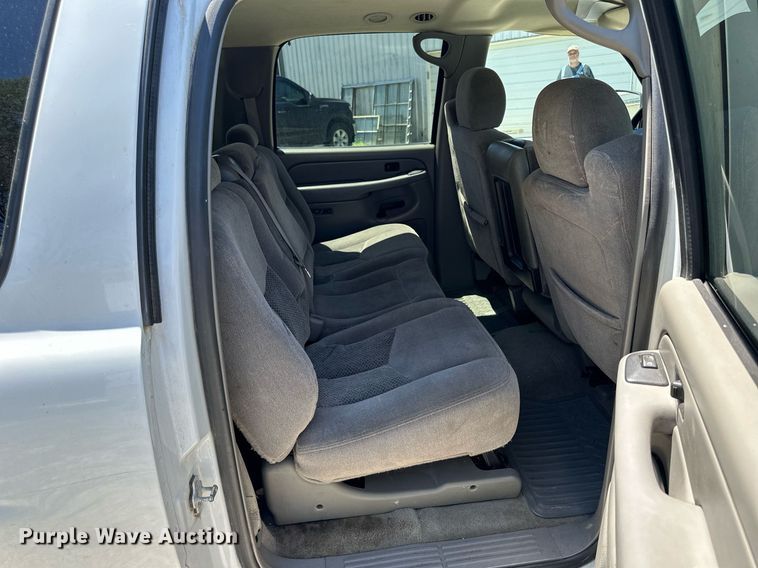 image for item NP9827 2006 Chevrolet Suburban  SUV