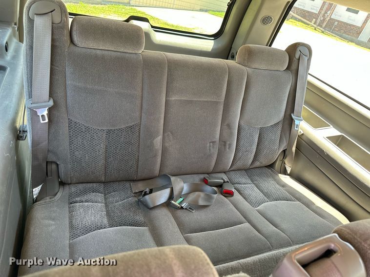 image for item NP9827 2006 Chevrolet Suburban  SUV