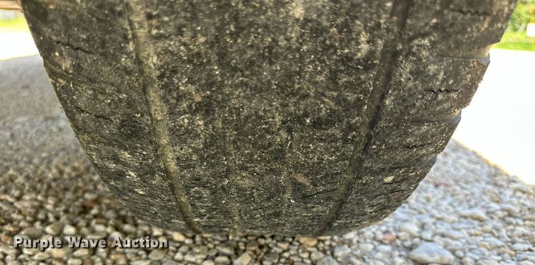 image for item NP9827 2006 Chevrolet Suburban  SUV