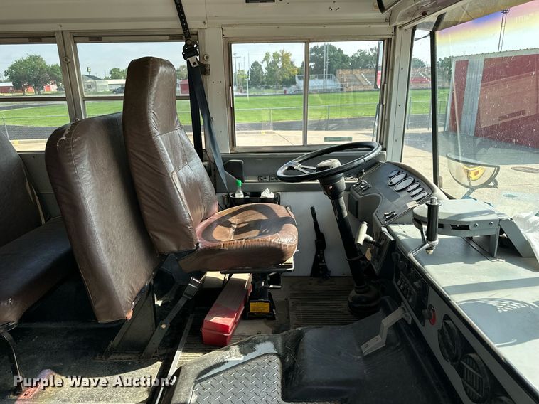 image for item NP9842 2002 Blue Bird TC2000  school bus