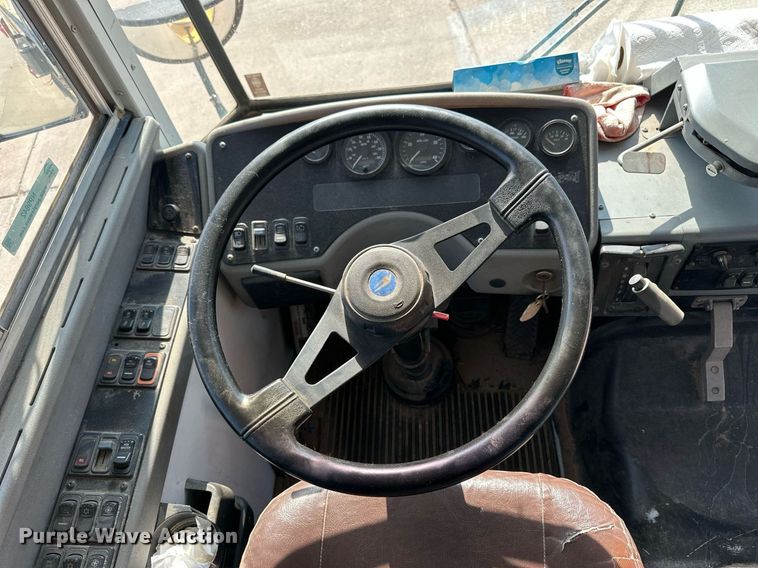 image for item NP9842 2002 Blue Bird TC2000  school bus