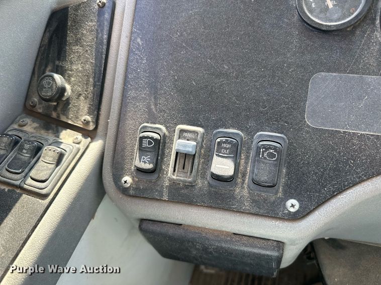 image for item NP9842 2002 Blue Bird TC2000  school bus