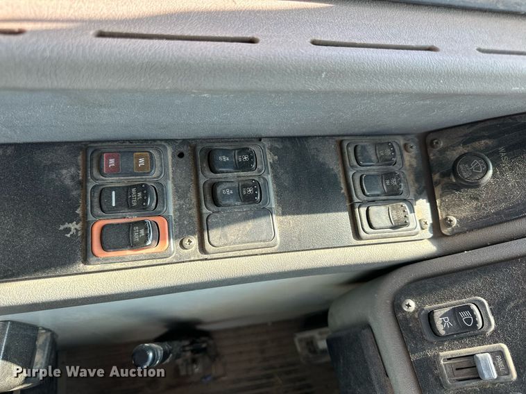 image for item NP9842 2002 Blue Bird TC2000  school bus