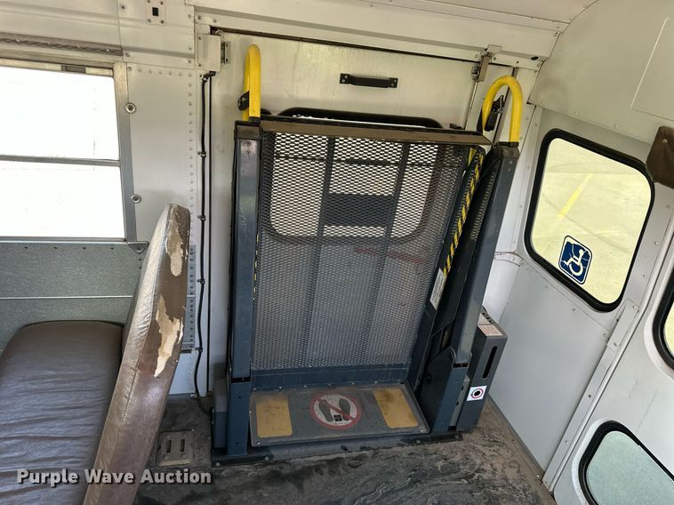 image for item NP9842 2002 Blue Bird TC2000  school bus