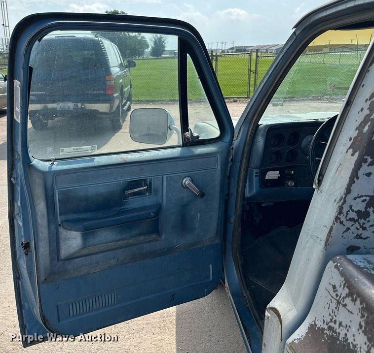 image for item NP9844 1981 Chevrolet C1500  pickup truck