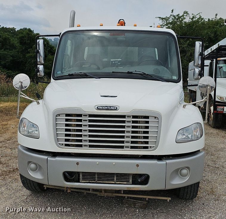 image for item NT9706 2016 Freightliner Business Class M2  street sweeper truck