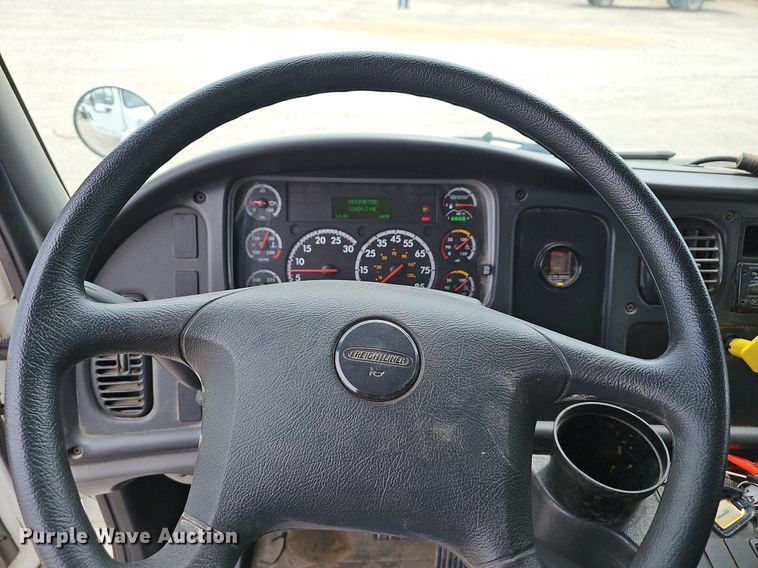 image for item NT9706 2016 Freightliner Business Class M2  street sweeper truck