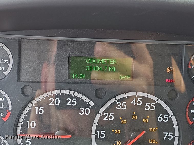 image for item NT9706 2016 Freightliner Business Class M2  street sweeper truck