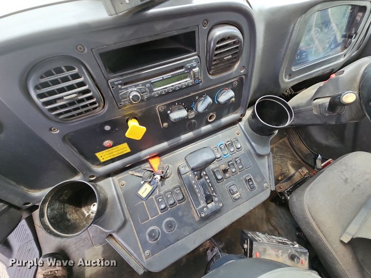 image for item NT9706 2016 Freightliner Business Class M2  street sweeper truck