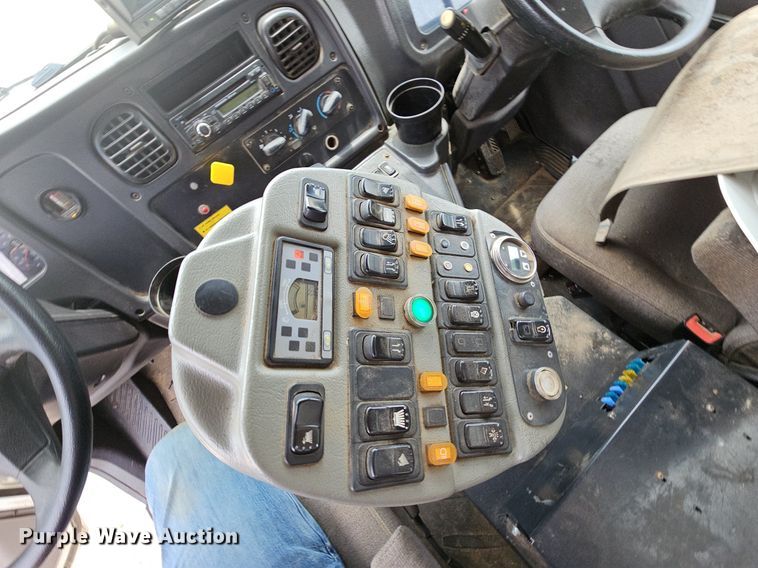 image for item NT9706 2016 Freightliner Business Class M2  street sweeper truck