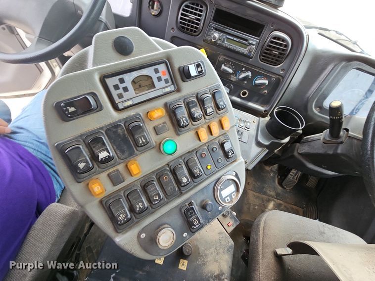 image for item NT9706 2016 Freightliner Business Class M2  street sweeper truck