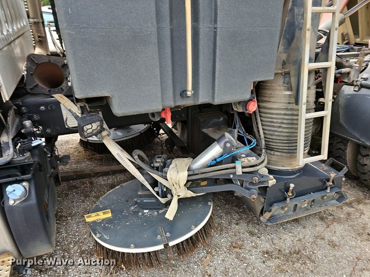 image for item NT9706 2016 Freightliner Business Class M2  street sweeper truck