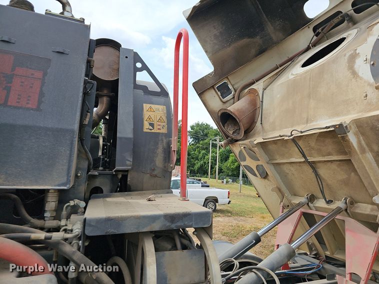 image for item NT9706 2016 Freightliner Business Class M2  street sweeper truck