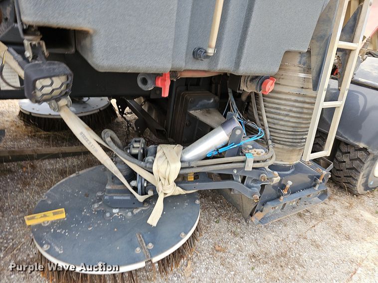 image for item NT9706 2016 Freightliner Business Class M2  street sweeper truck