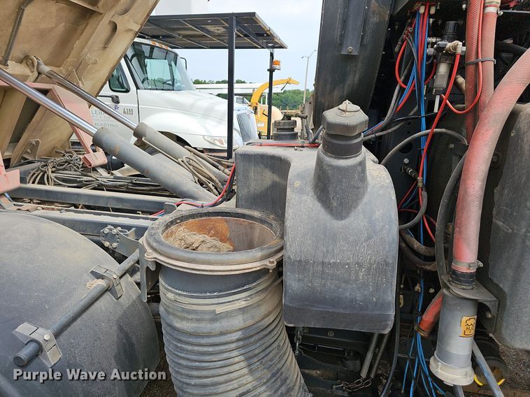 image for item NT9706 2016 Freightliner Business Class M2  street sweeper truck