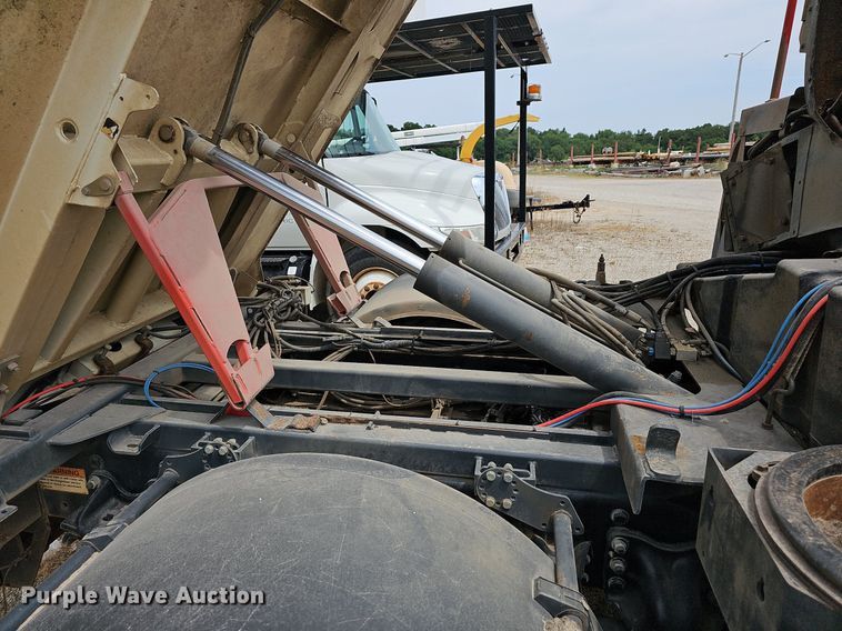 image for item NT9706 2016 Freightliner Business Class M2  street sweeper truck