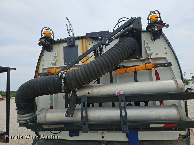 image for item NT9706 2016 Freightliner Business Class M2  street sweeper truck