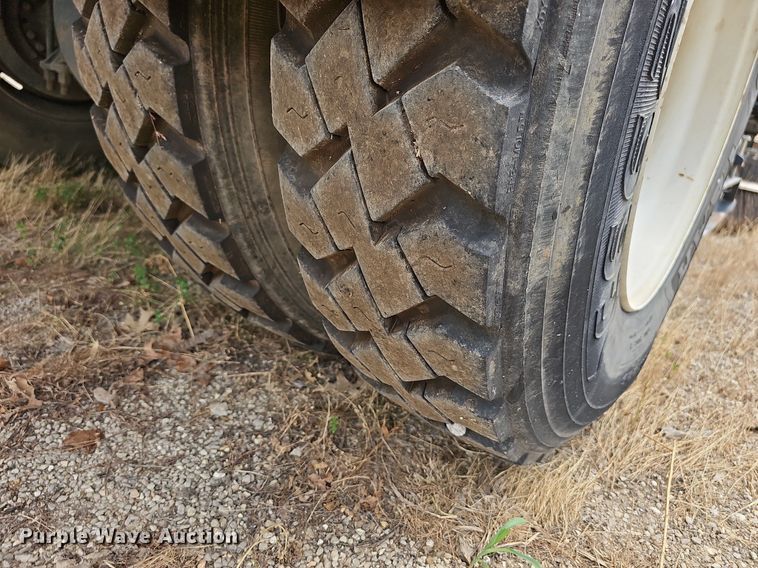 image for item NT9706 2016 Freightliner Business Class M2  street sweeper truck