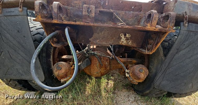 image for item NT9733 1995 GMC Top Kick C6500  truck cab and chassis