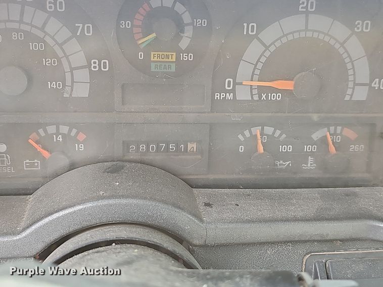 image for item NT9733 1995 GMC Top Kick C6500  truck cab and chassis