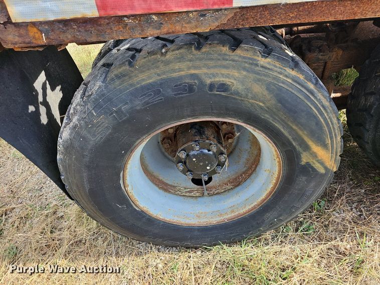 image for item NT9733 1995 GMC Top Kick C6500  truck cab and chassis