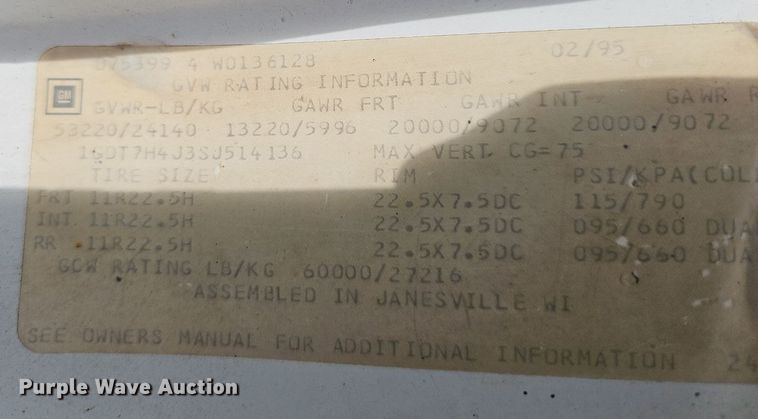 image for item NT9733 1995 GMC Top Kick C6500  truck cab and chassis