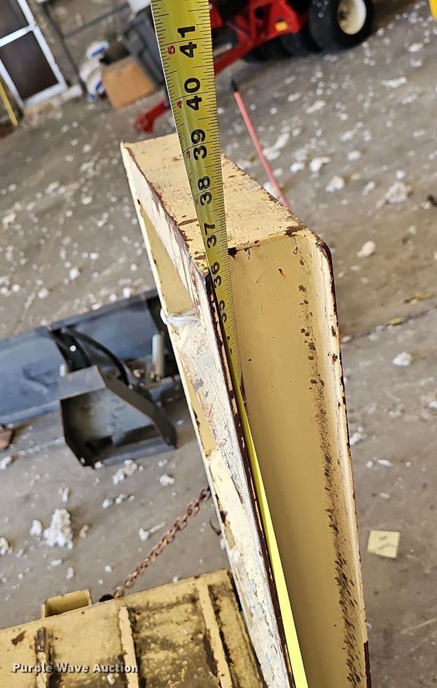 image for item NT9752 1987 Blue Diamond  utility trailer