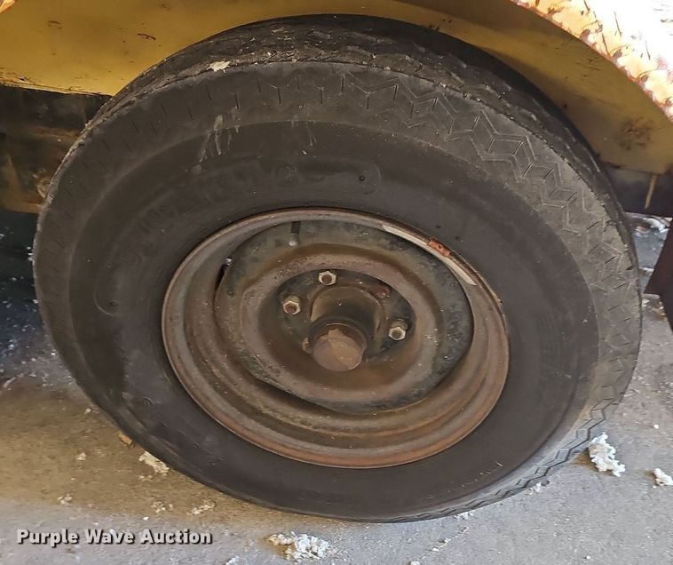 image for item NT9752 1987 Blue Diamond  utility trailer